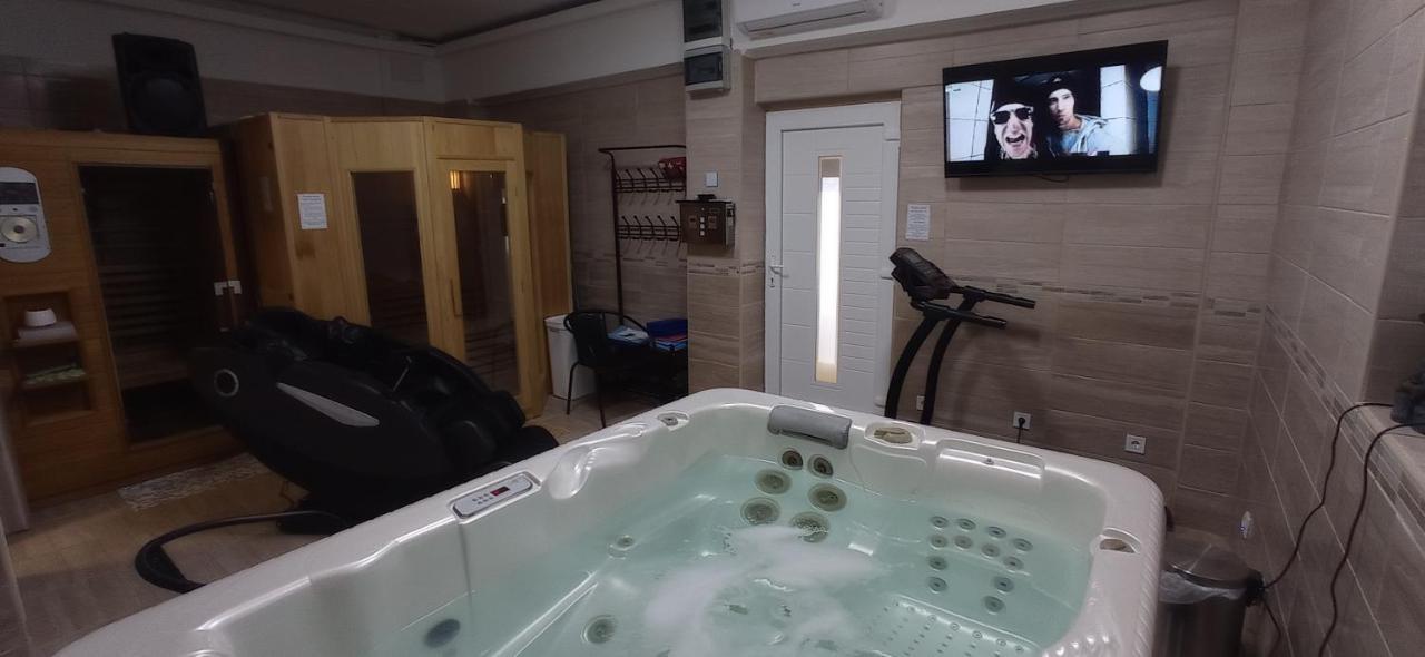 Robitel Wellness Vendeghaz Veszprem-Gyulafiratot Hotel ภายนอก รูปภาพ
